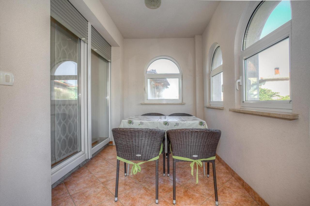 Diconi Apartment Pula Exterior foto