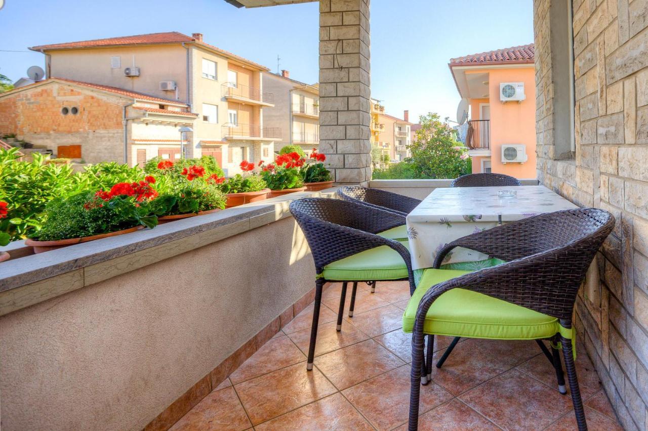 Diconi Apartment Pula Exterior foto